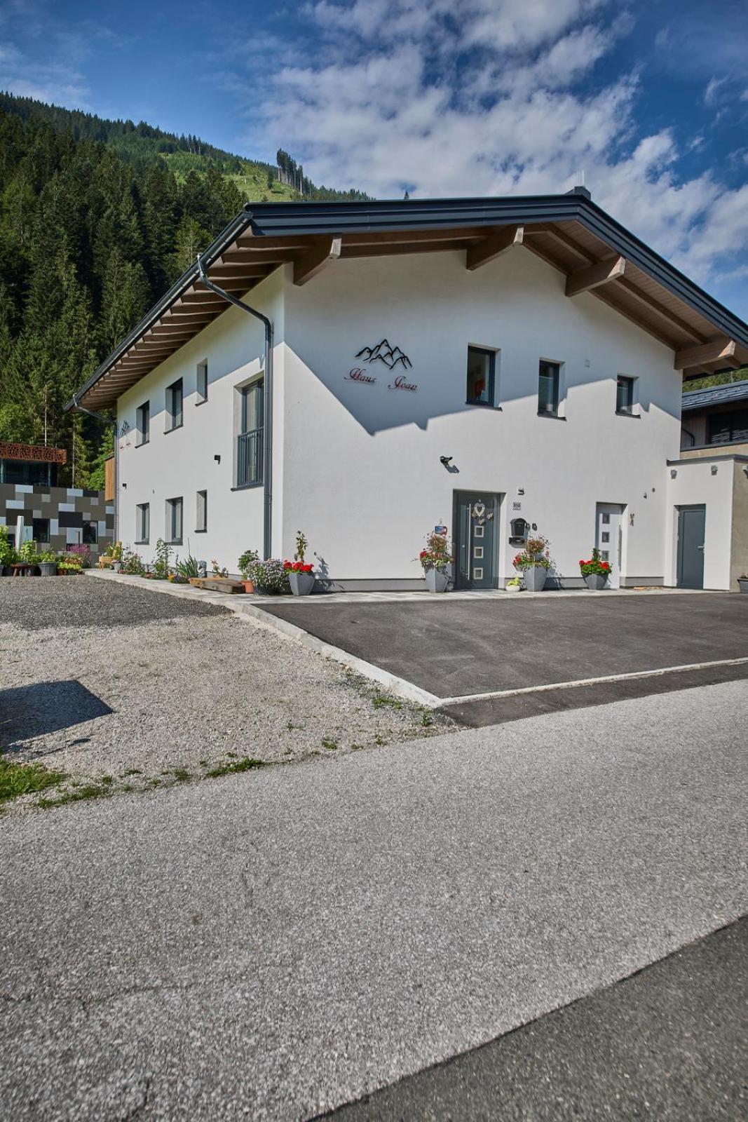 Haus Joan - Apartments Saalbach-Hinterglemm Dış mekan fotoğraf